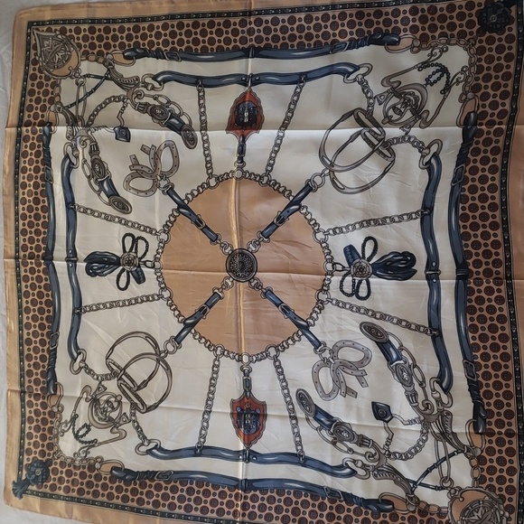 R-2157- Scarf Women's 100 % Polyester Blue Cream, Light Gray NWT - Picture 3 of 8